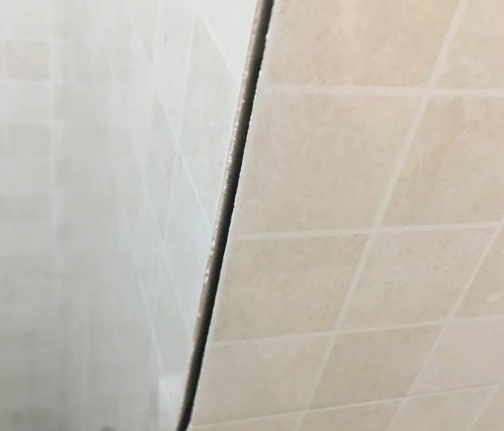 清丰瓷砖空鼓维修公司分享阳台瓷砖脱落的修复过程可以分为以下几个步骤